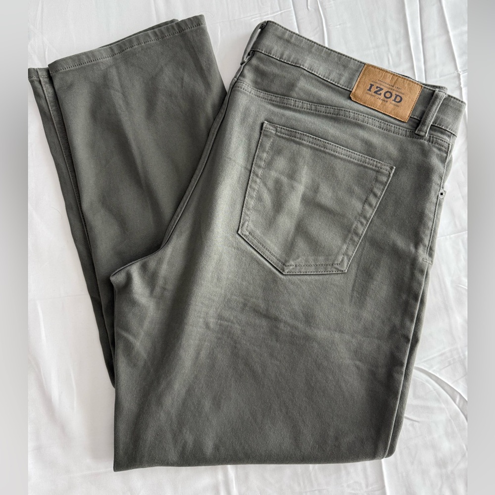 Izod Men's Olive Jeans Size 38 x 30